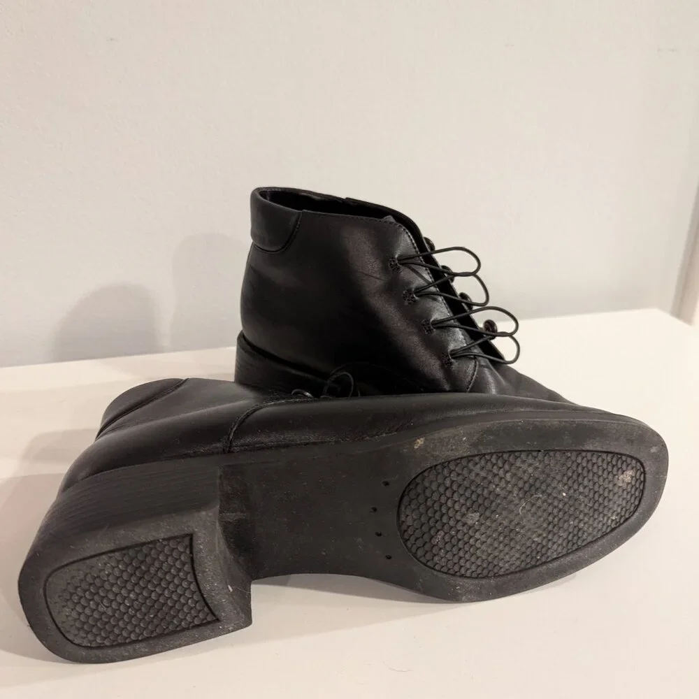 St. John's Bay Peggy black patent leather low-heeled ankle boots, women's size 8 - Picture 3 of 8